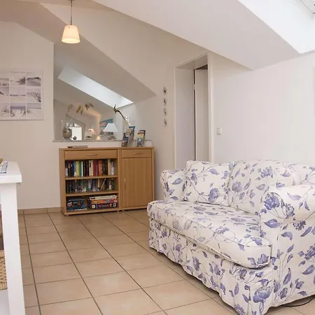 Balkon Mit Traumhaften Meerblick, Gratis Nutzung Vom Ahoi Erlebnisbad Und Sauna In Sellin Dünenhaus Fewo05 Apartment