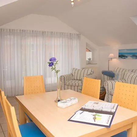 Balkon Mit Traumhaften Meerblick, Gratis Nutzung Vom Ahoi Erlebnisbad Und Sauna In Sellin Dünenhaus Fewo05 * Goehren (Ruegen)