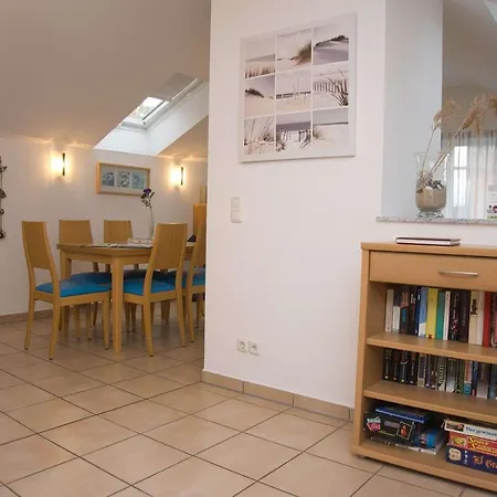 Balkon Mit Traumhaften Meerblick, Gratis Nutzung Vom Ahoi Erlebnisbad Und Sauna In Sellin Duenenhaus Fewo05 *