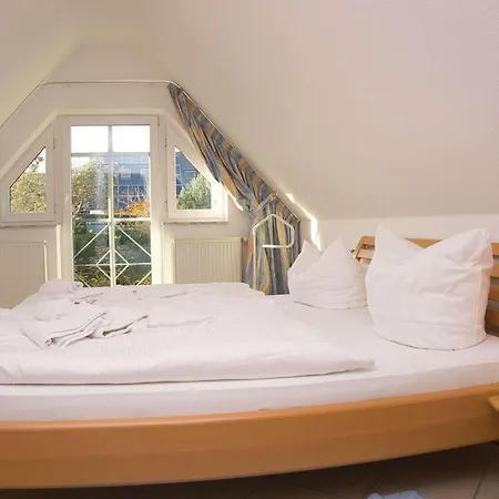 Balkon Mit Traumhaften Meerblick, Gratis Nutzung Vom Ahoi Erlebnisbad Und Sauna In Sellin Duenenhaus Fewo05 Apartmán Goehren (Ruegen)