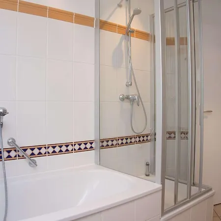 Balkon Mit Traumhaften Meerblick, Gratis Nutzung Vom Ahoi Erlebnisbad Und Sauna In Sellin Dünenhaus Fewo05 * Goehren (Ruegen)