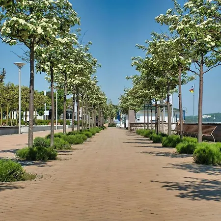 Balkon Mit Traumhaften Meerblick, Gratis Nutzung Vom Ahoi Erlebnisbad Und Sauna In Sellin Duenenhaus Fewo05