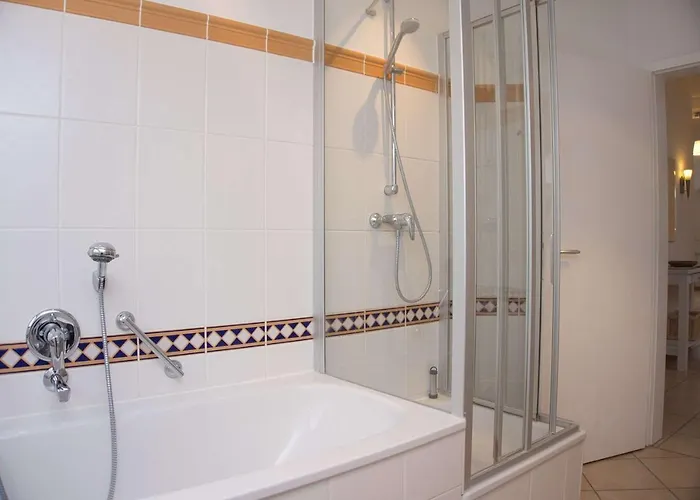 Balkon Mit Traumhaften Meerblick, Gratis Nutzung Vom Ahoi Erlebnisbad Und Sauna In Sellin Duenenhaus Fewo05 * 奥斯特巴德·哥伦